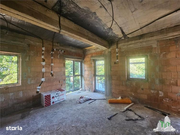 Apartament cu 3 camere decomandat în Gorjului