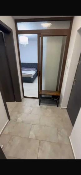 Garsonieră decomandată în Roșu