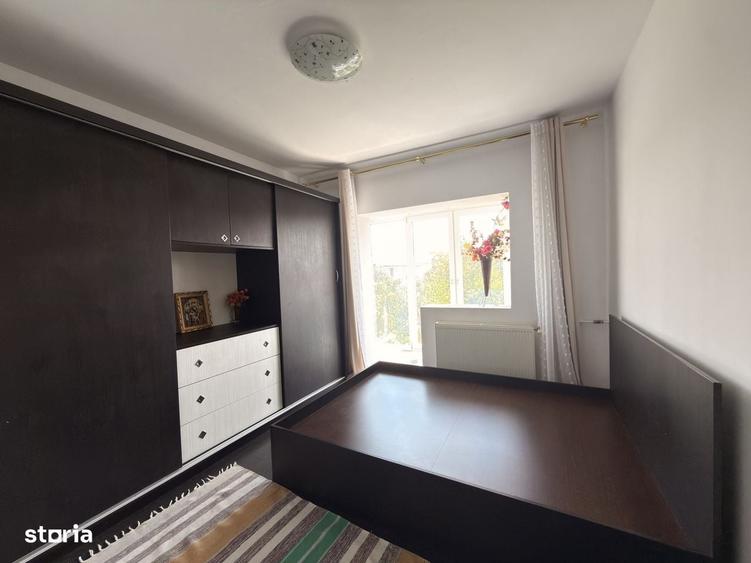Apartament cu 3 camere decomandat în Lipovei