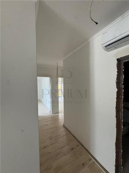 Apartament cu 4 camere decomandat în Giroc