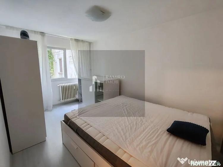 Apartament cu 3 camere semidecomandat în Brâncoveanu