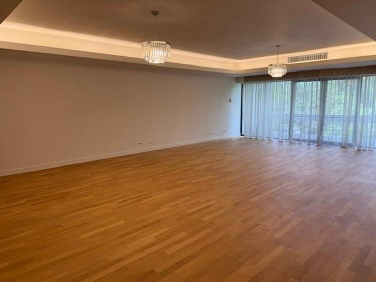 Apartament cu 4 camere decomandat în Aviatorilor