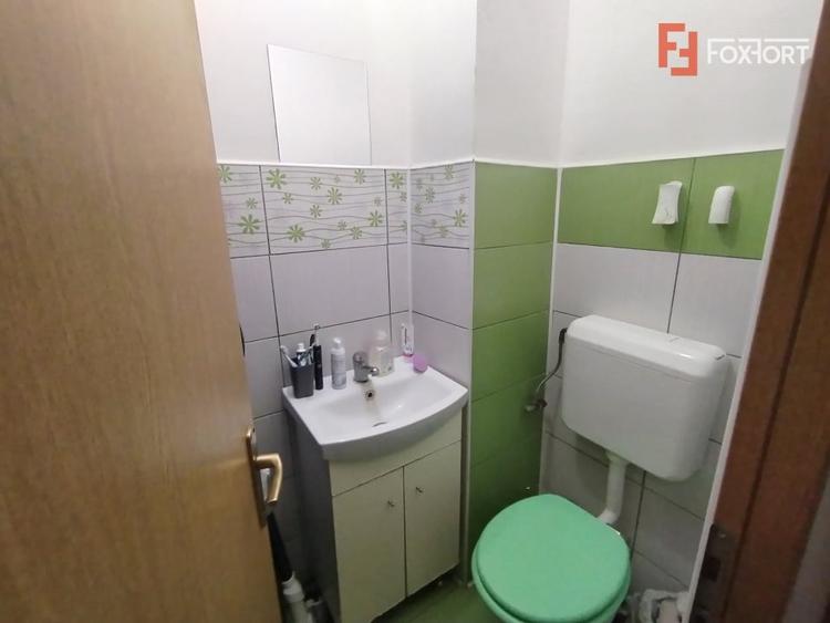 Apartament cu 3 camere decomandat, mobilat în Girocului