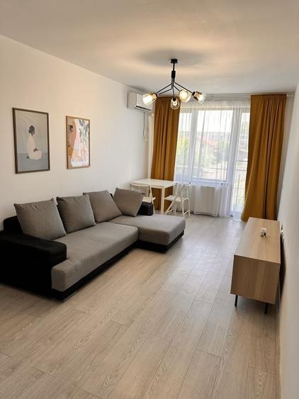Apartament cu 2 camere decomandat în Central