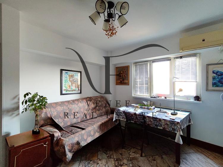 Apartament cu 4 camere semidecomandat în Pantelimon