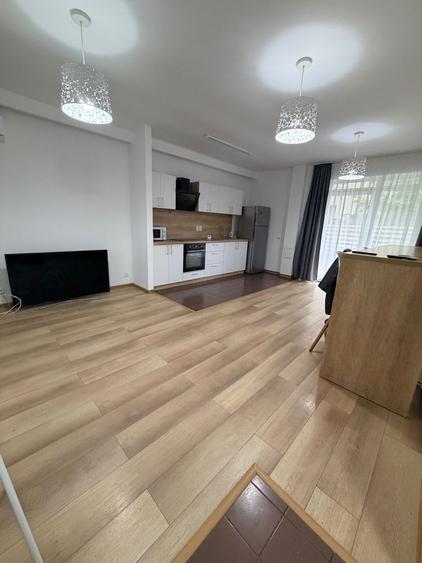 Casă cu 4 camere cu Teren 140 Mp în Tunari
