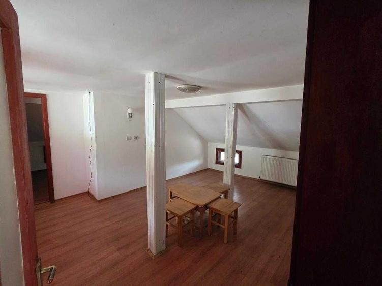 Casă cu 4 camere în Cuzdrioara