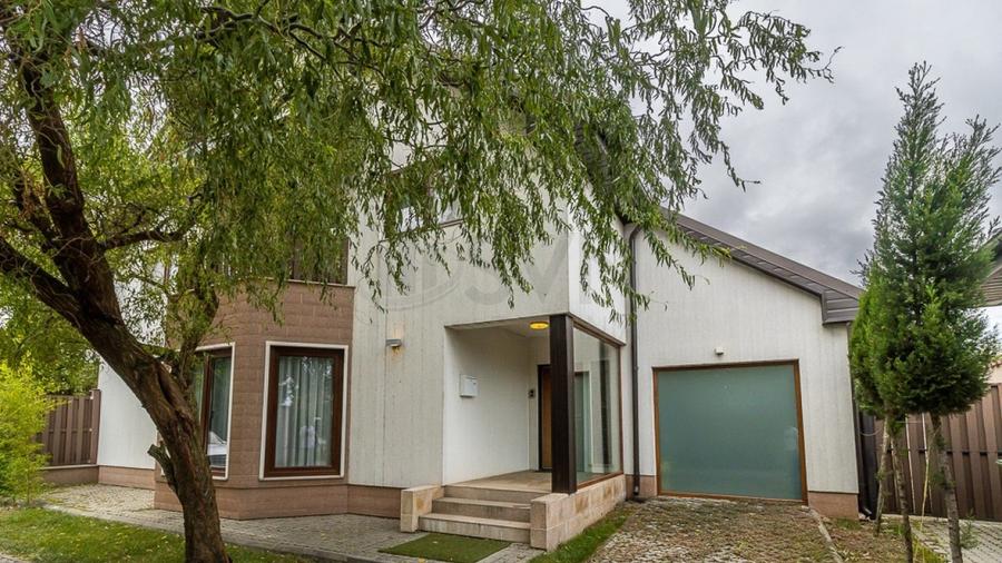 Casă individuală cu 6 camere cu Canalizare în Corbeanca