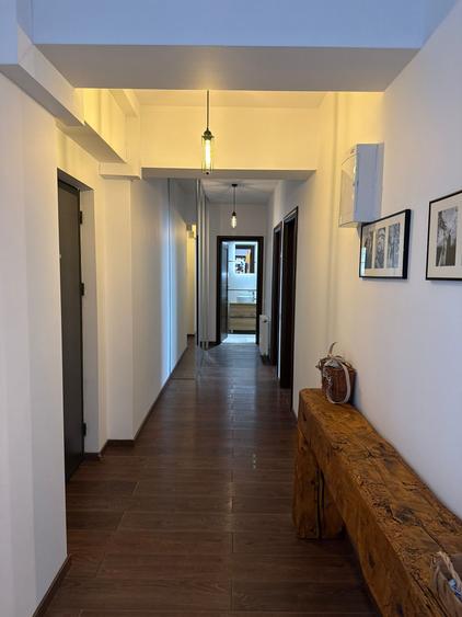 Apartament cu 3 camere decomandat în Uverturii