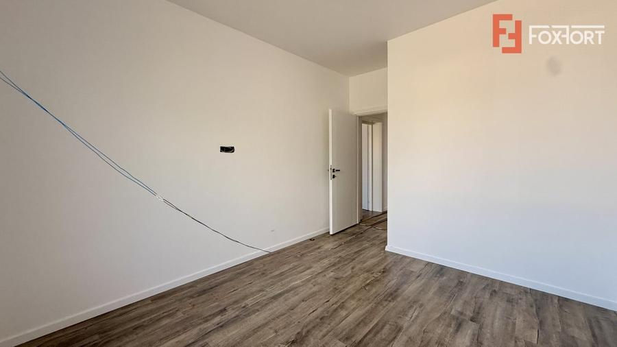 Duplex cu 3 camere cu Canalizare în Albina