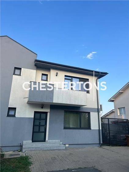 Duplex cu 4 camere cu Canalizare în Domnești