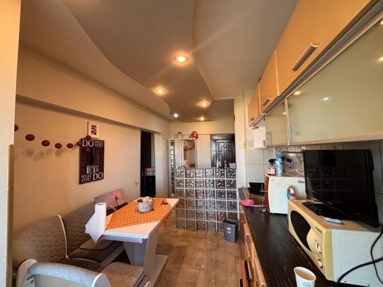 Apartament cu 3 camere decomandat în Pantelimon