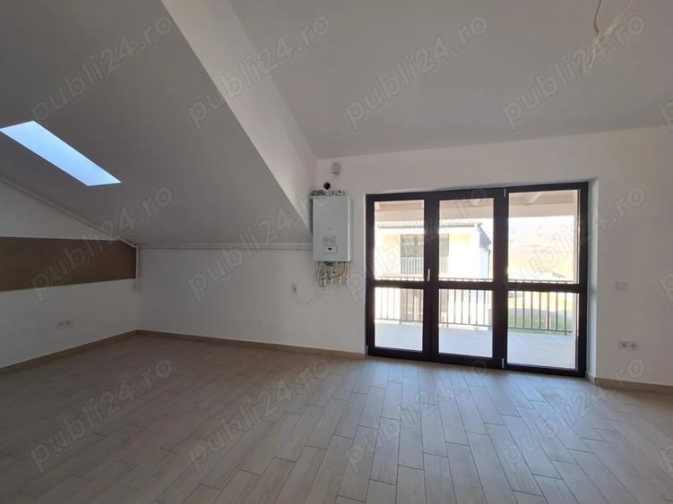Apartament cu 3 camere decomandat în Hărmanului