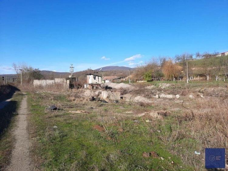 Spațiu comercial, de 9,100 mp, în Conop