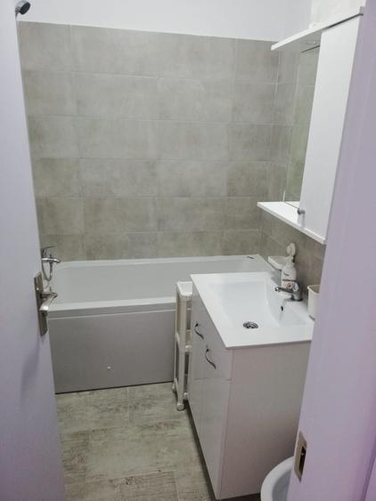 Garsonieră decomandată în Central