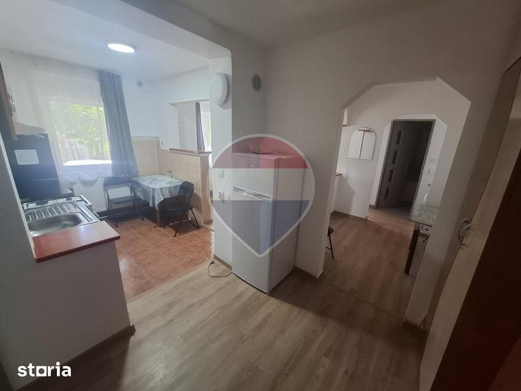 Apartament cu 3 camere, mobilat în Central