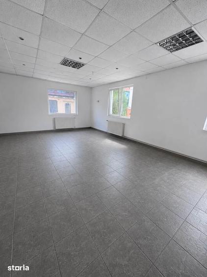 Spațiu comercial, de 70 mp, în Central