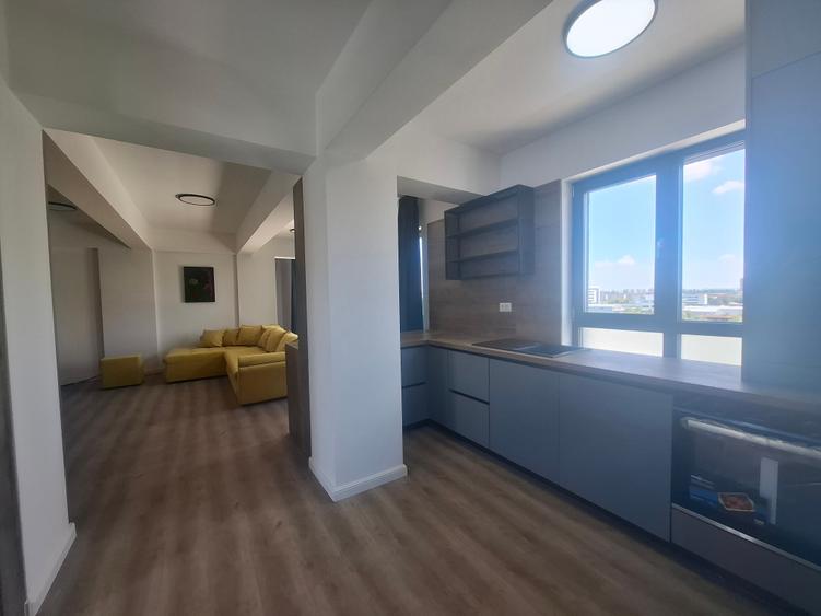 Penthouse cu 3 camere decomandat în Prelungirea Ghencea