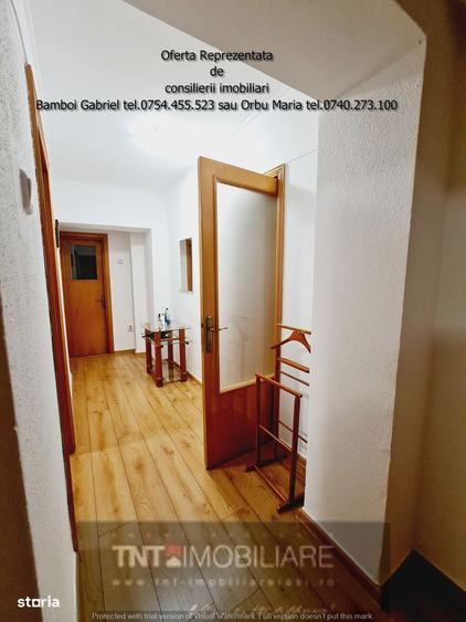 Apartament cu 4 camere decomandat în Piața Unirii