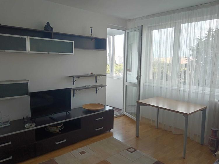 Apartament cu 2 camere semidecomandat în Obor