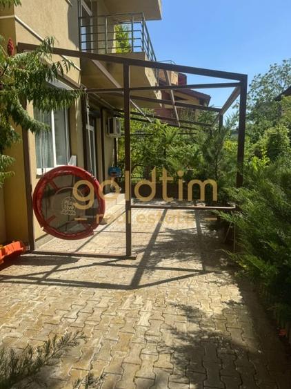 Apartament cu 4 camere semidecomandat, mobilat în Iancu Nicolae