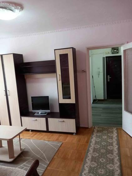 Apartament cu 2 camere semidecomandat în Hipodrom