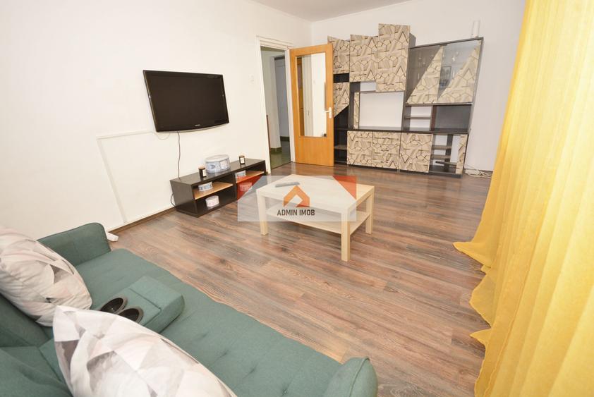 Apartament cu 4 camere decomandat în Drumul Taberei
