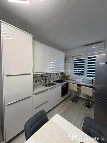 Apartament cu 2 camere decomandat, mobilat în 9 Mai