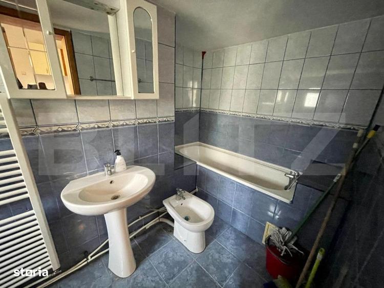 Apartament cu 2 camere semidecomandat, mobilat în 1 Mai