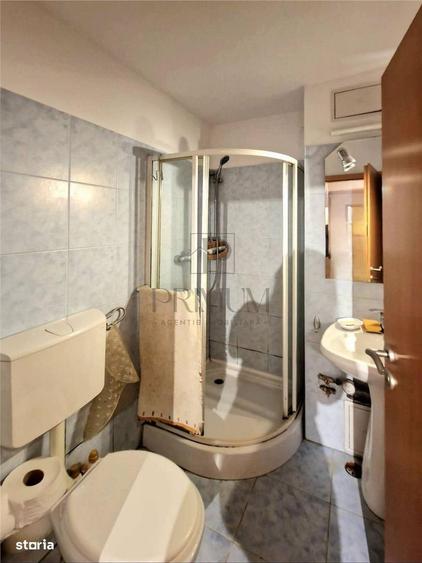 Apartament cu 4 camere decomandat în Steaua