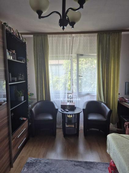 Garsonieră decomandată în Rogerius
