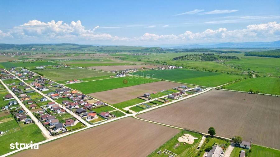Teren de 31800 mp, în Sânpetru
