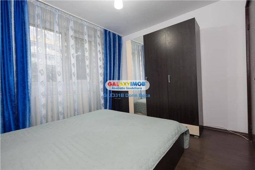Apartament cu 3 camere semidecomandat în Tei