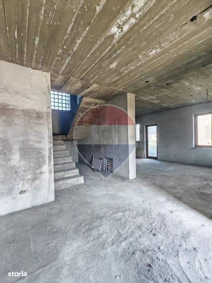 Casă cu 4 camere decomandat în Central