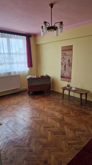 Apartament cu 3 camere decomandat în Ultracentral