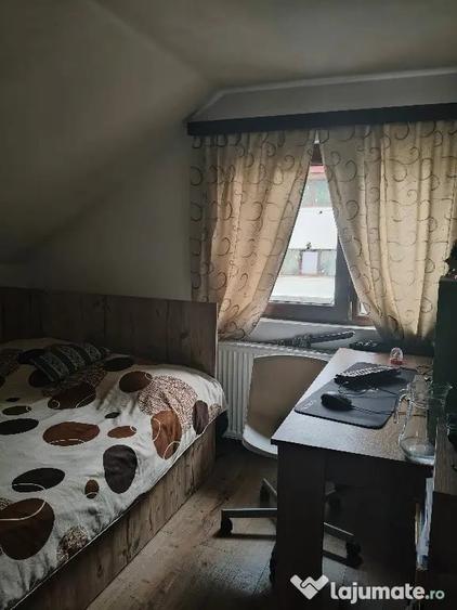 Apartament cu 3 camere decomandat în Poiana Țapului