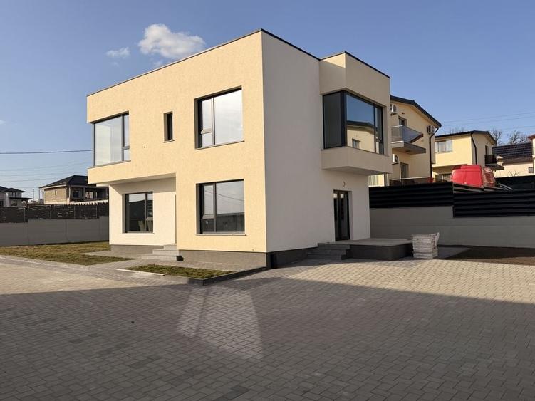 Casă cu 3 camere în Exterior Vest
