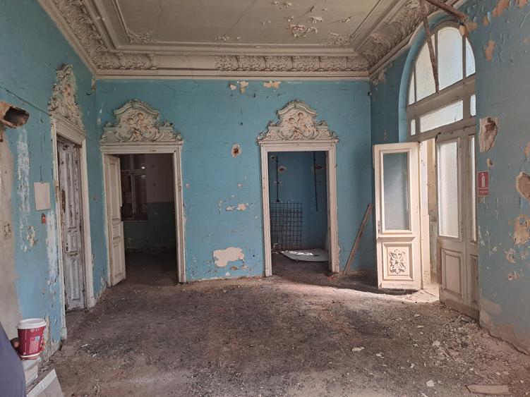 Casă individuală cu 15 camere cu Canalizare în Unirii