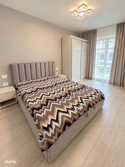 Apartament cu 3 camere decomandat în Tractorul