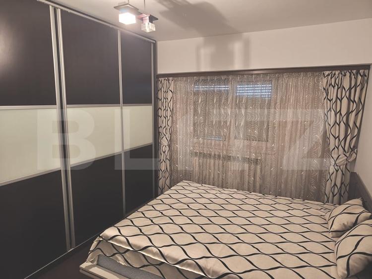 Apartament cu 3 camere decomandat, mobilat în Micro 11