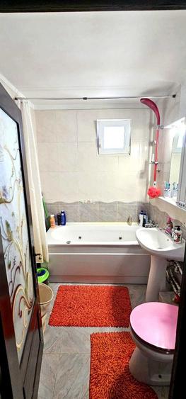 Apartament cu 3 camere decomandat în Iosia