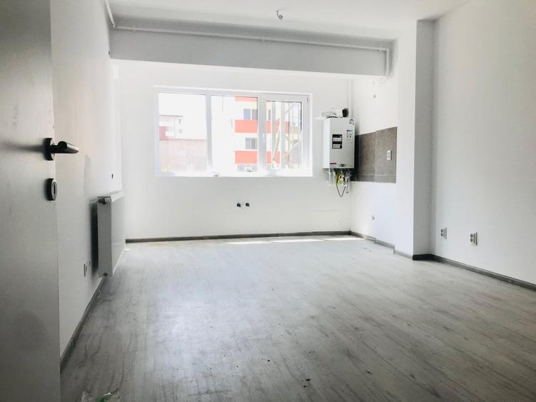 Apartament cu 2 camere semidecomandat în Berceni — fotografia 1