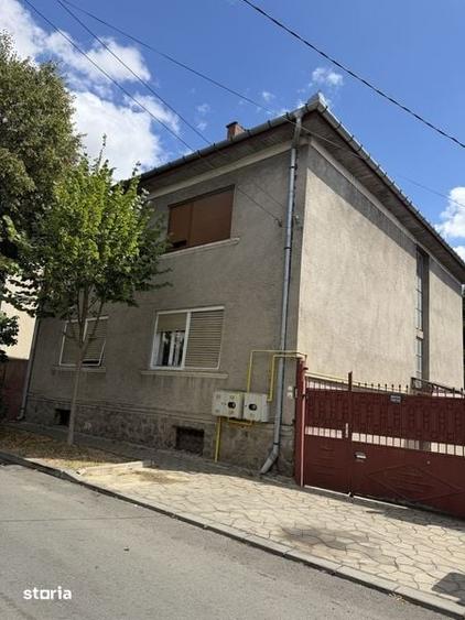 Apartament cu 3 camere decomandat în Titulescu