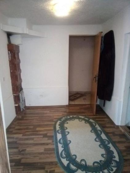 Casă cu Teren 683 Mp în Săveni