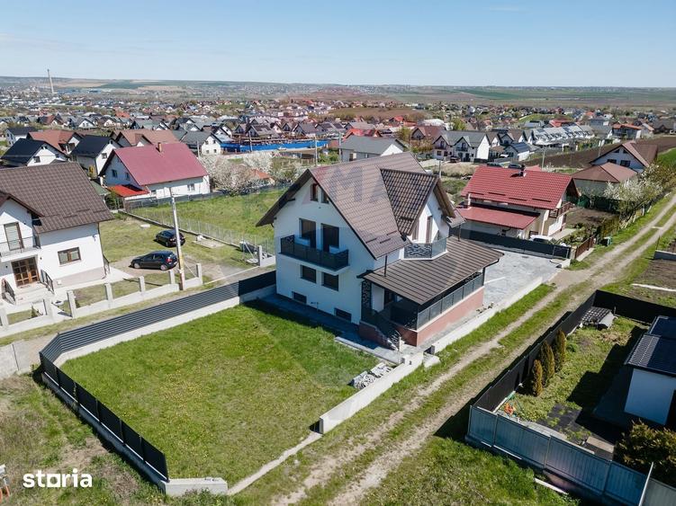 Casă cu 4 camere cu Teren 400 Mp în Ipotești