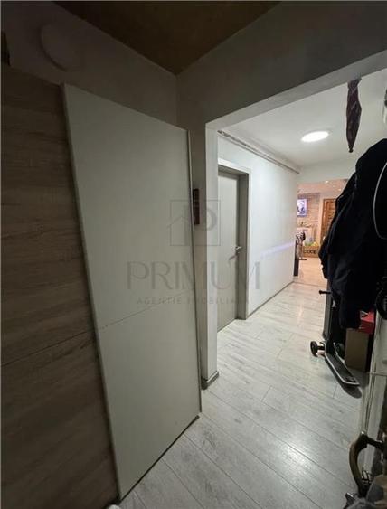 Apartament cu 2 camere semidecomandat, mobilat în Dâmbovița