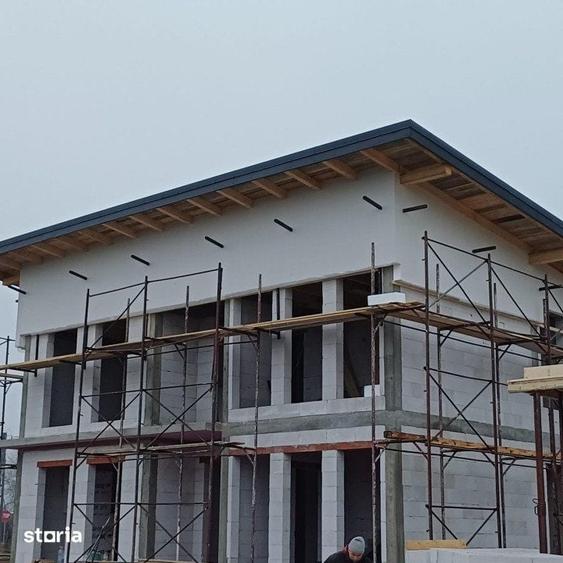 Casă cu 5 camere cu Teren 600 Mp în Marginea