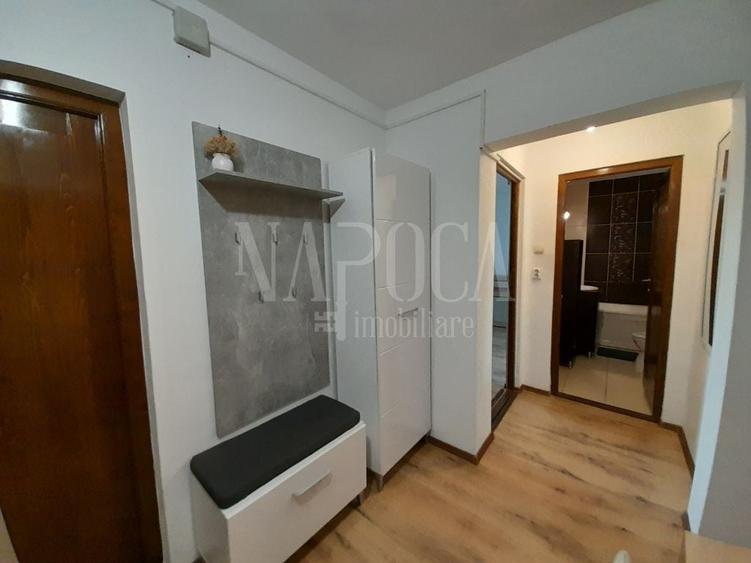 Apartament cu 3 camere semidecomandat în Decebal