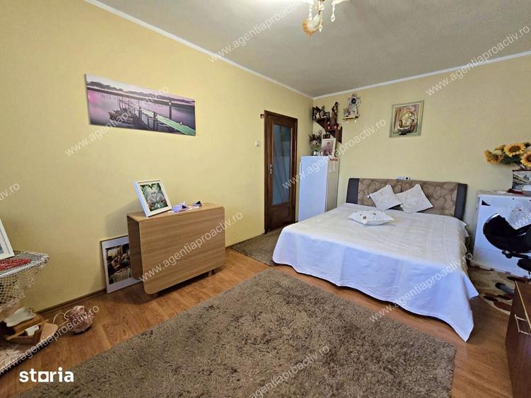 Apartament cu 2 camere decomandat în Micro 19