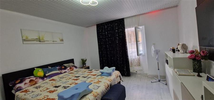 Casă individuală cu 6 camere cu Canalizare în Muncitoresc